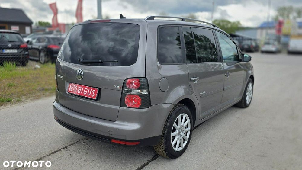 Volkswagen Touran - 9