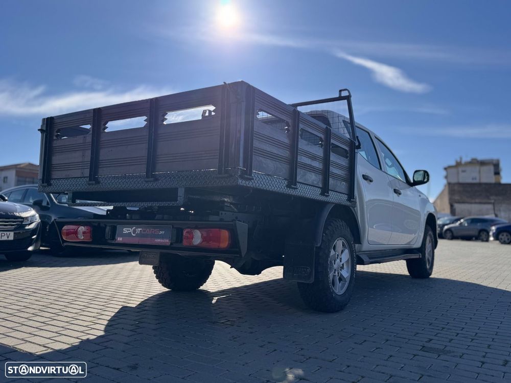 Mitsubishi L200 2.3 DI-D CD Invite 4WD - 5