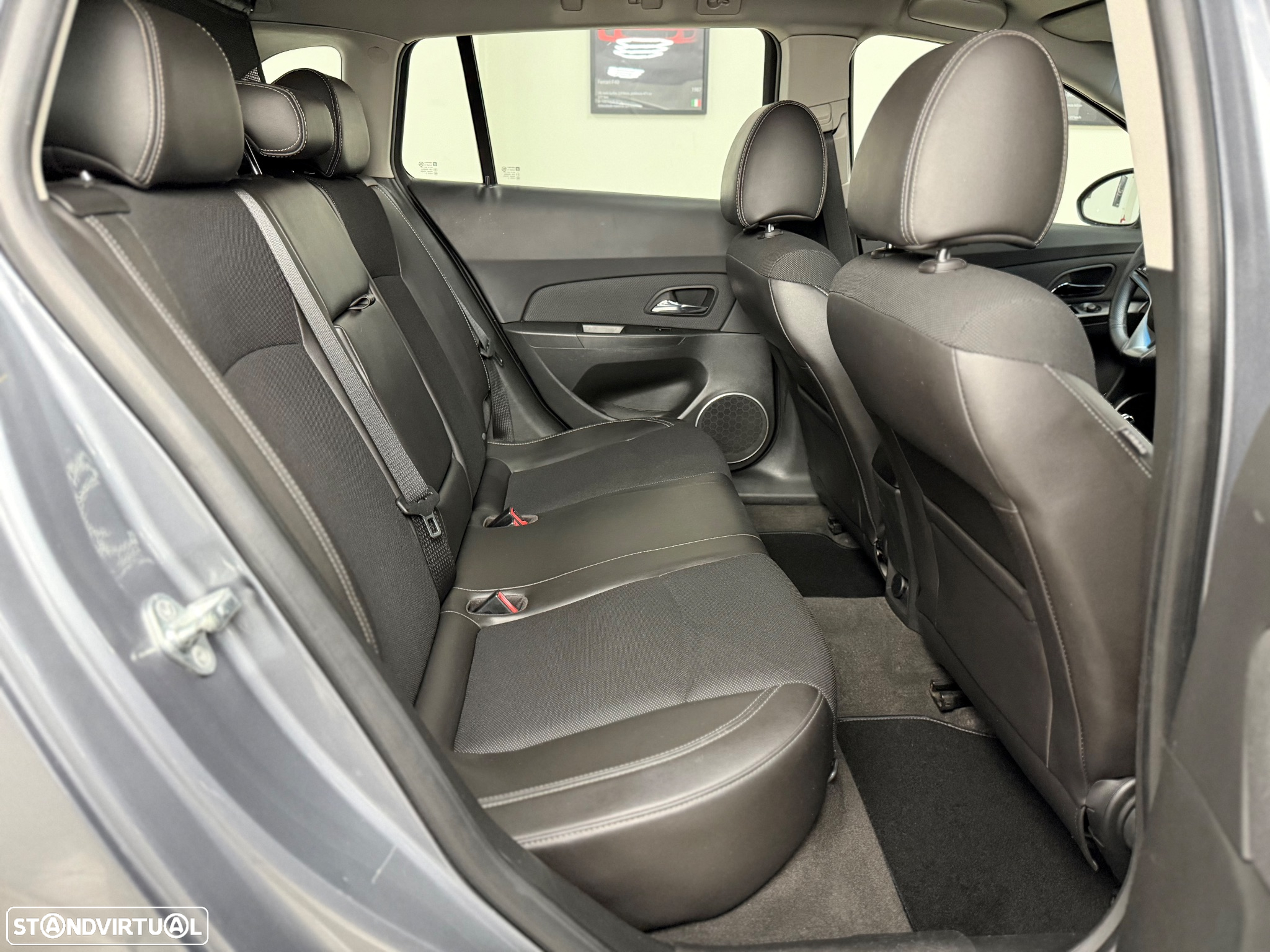 Chevrolet Cruze SW 1.7 VCDi LTZ - 23