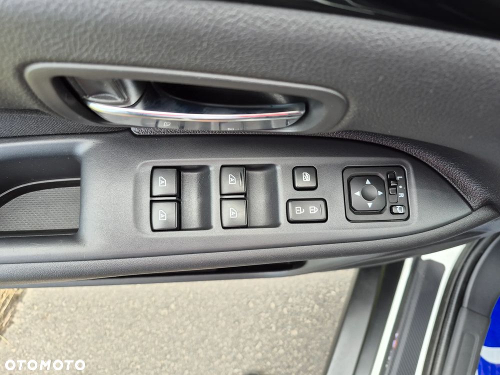 Mitsubishi Outlander - 16