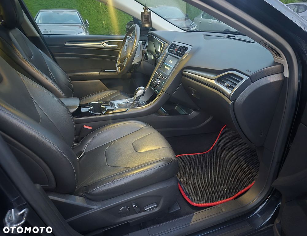 Ford Fusion - 7