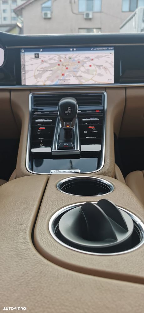 Porsche Panamera 4 - 13