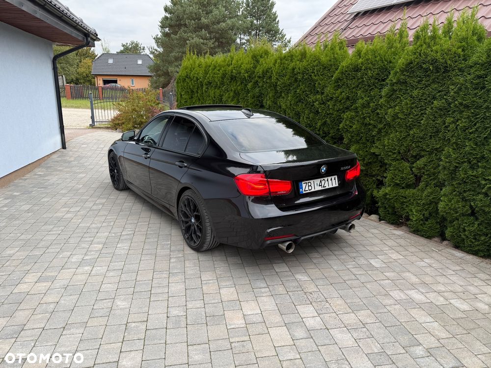 BMW Seria 3 330i Edition M Sport Shadow - 30