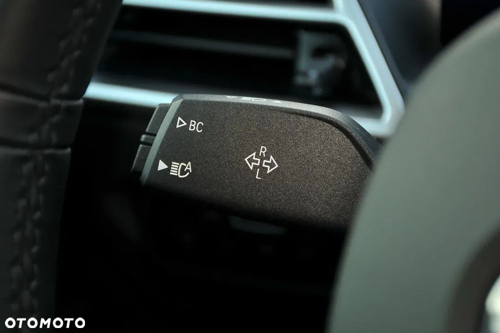 BMW Seria 3 318i M Sport - 20