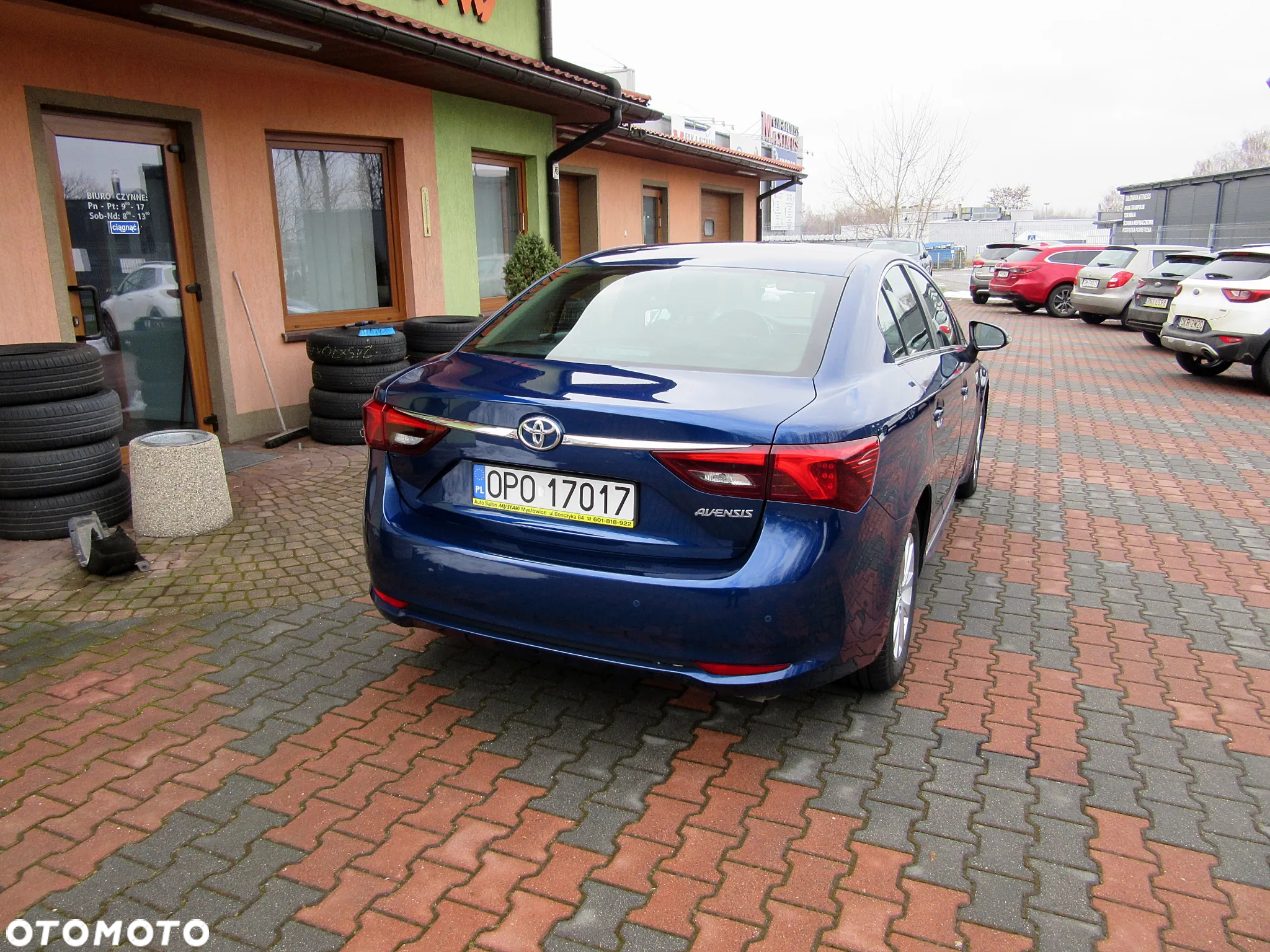 Toyota Avensis 1.6 Premium - 13