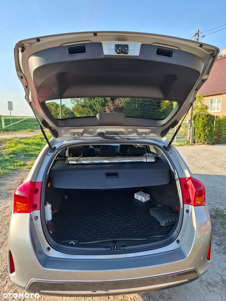 Toyota Auris 1.8 HSD Luna - 10