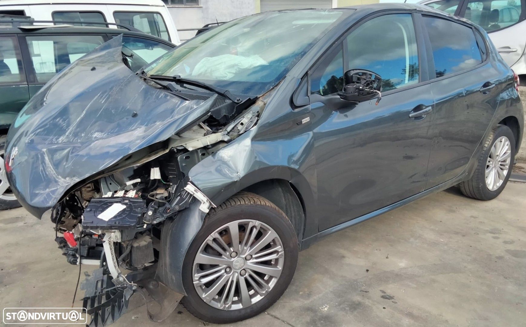 Peugeot 208 1.2 Pure Tech de 2016 disponível para peças - 1