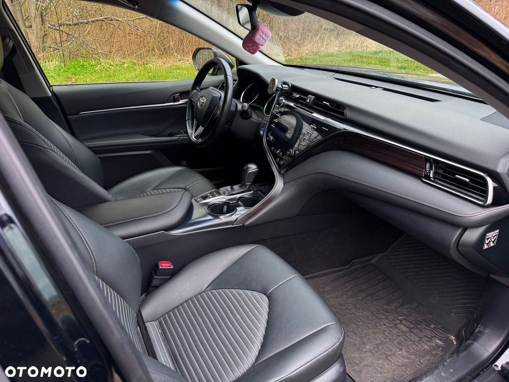 Toyota Camry 2.5 Hybrid Comfort CVT - 7