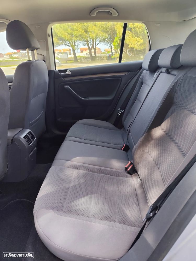 VW Golf 1.9 TDi Confortline DSG - 37