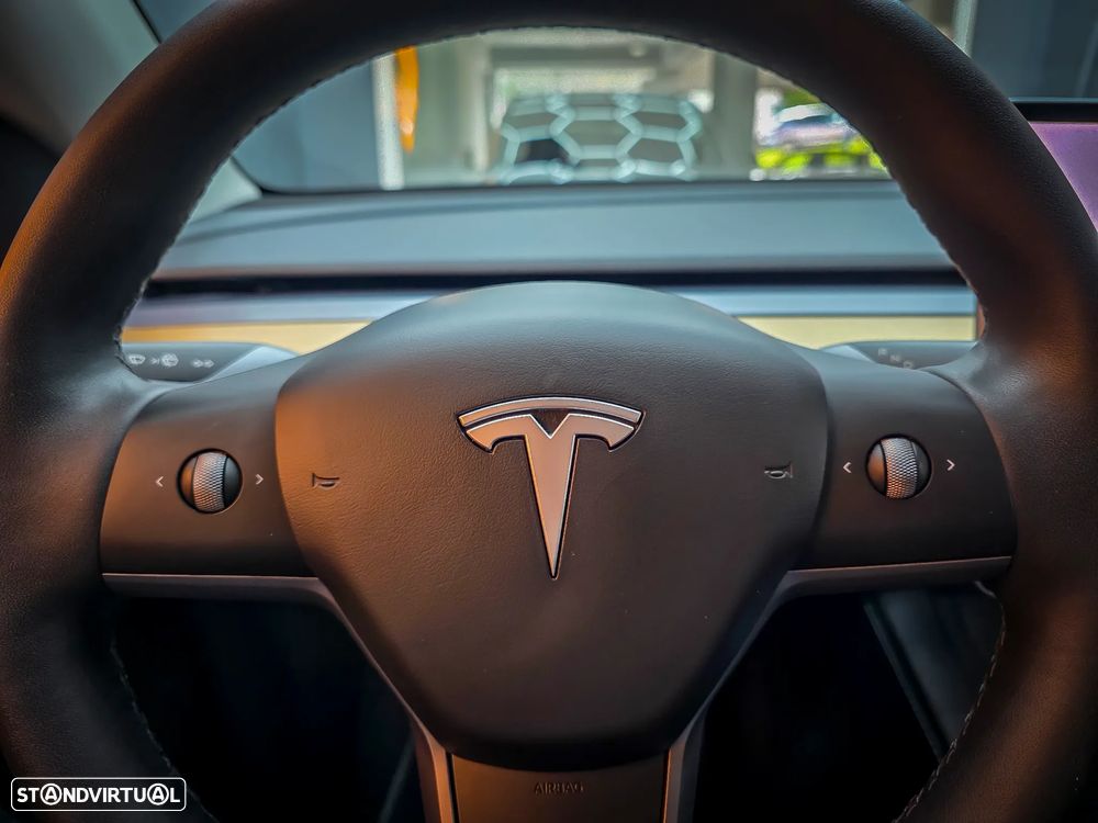 Tesla Model Y Long Range Dual Motor AWD - 22