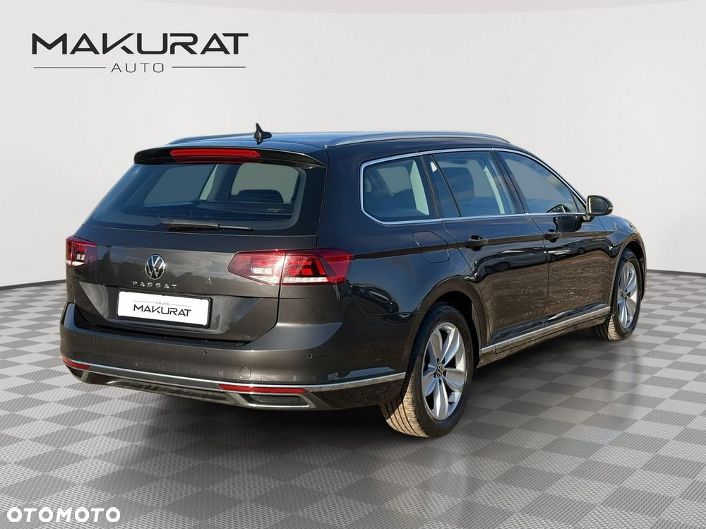 Volkswagen Passat - 4