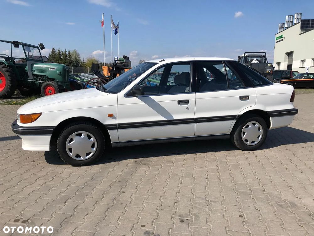 Mitsubishi Lancer 1500 GLXi - 4