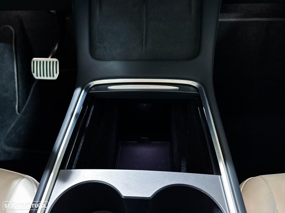 Tesla Model Y Standard - 37