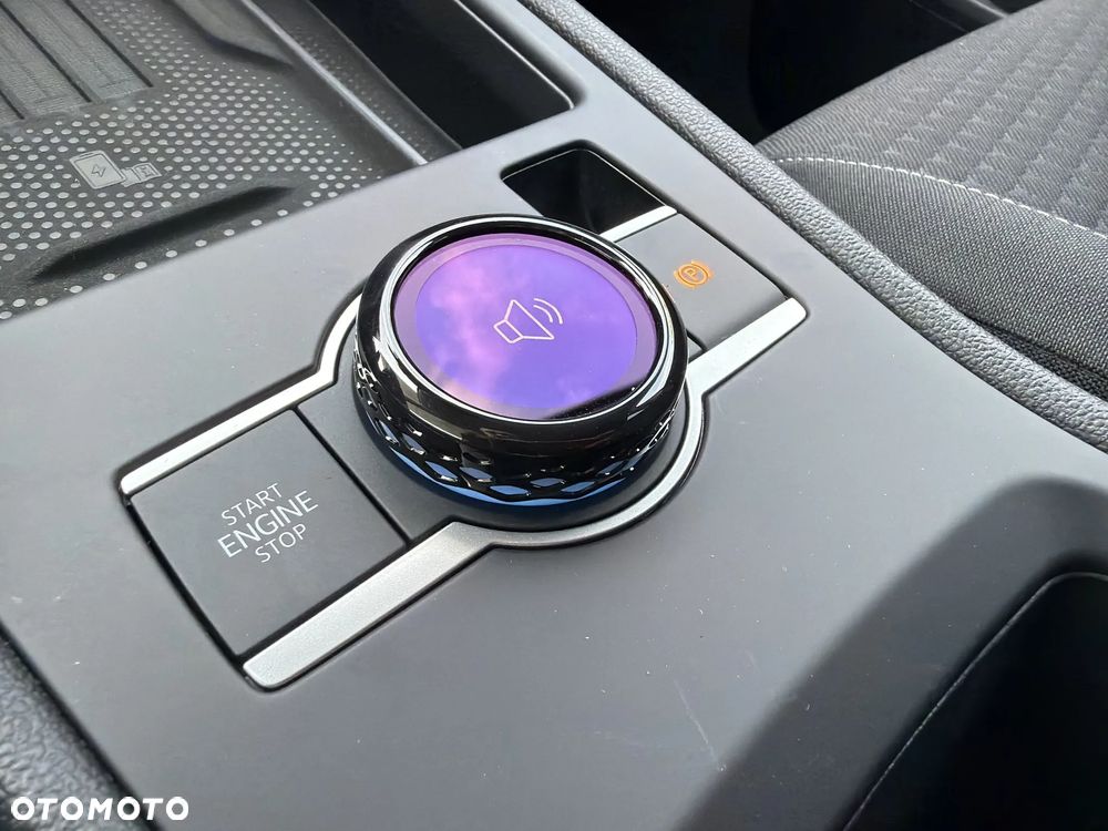 Volkswagen T-Roc 1.5 eTSI Life DSG - 38