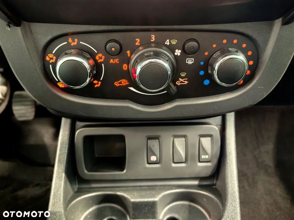 Dacia Duster 1.6 SCe Prestige - 10