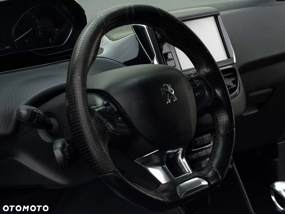 Peugeot 208 - 11