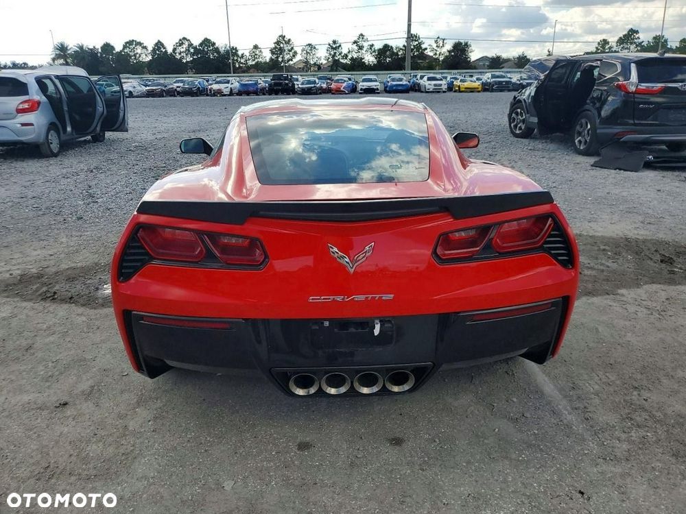 Chevrolet Corvette - 6