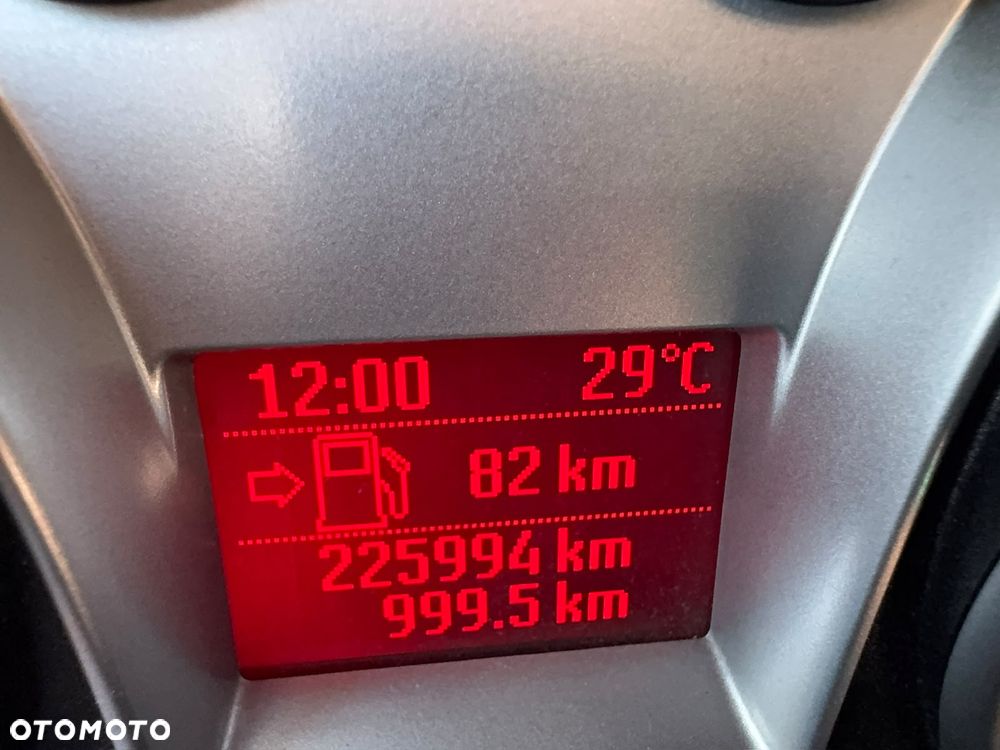 Ford Focus 1.8 FF Ghia - 18