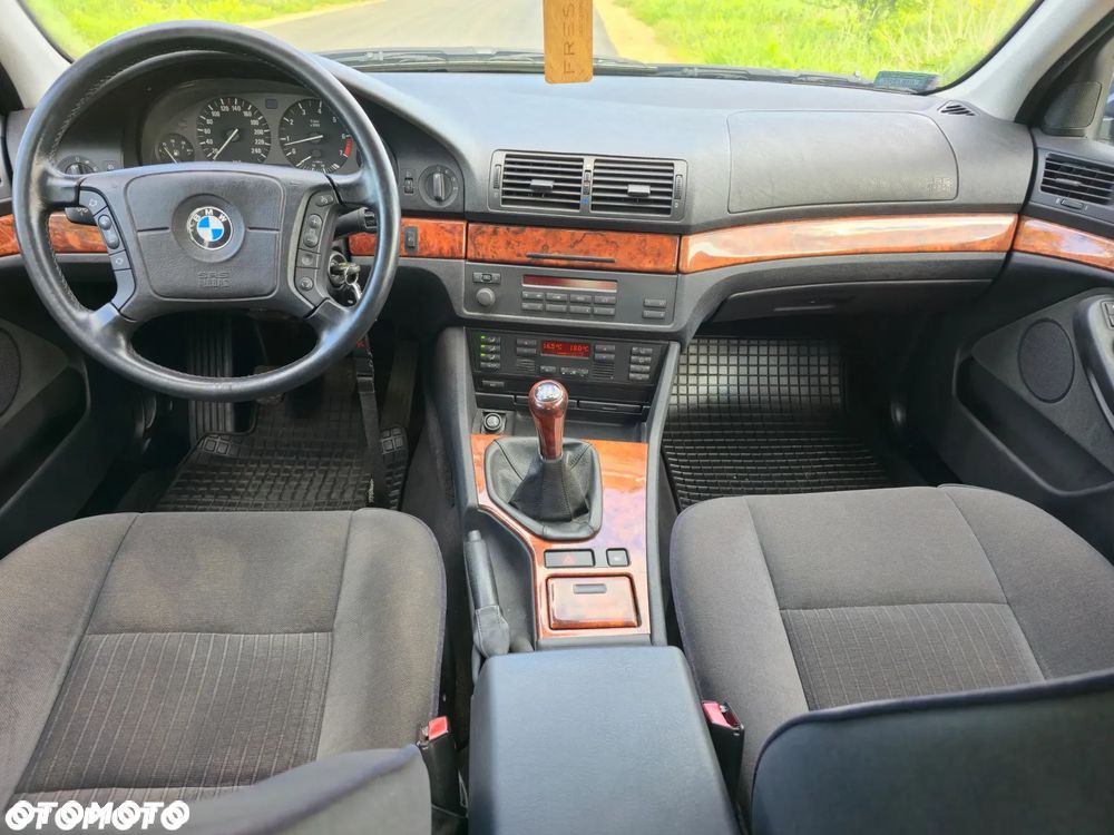 BMW Seria 5 523i - 5