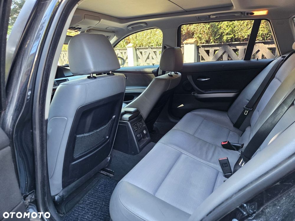BMW Seria 3 - 24