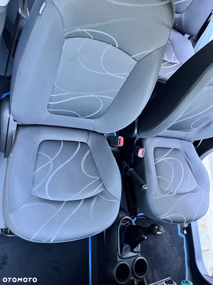 Chevrolet Spark - 25