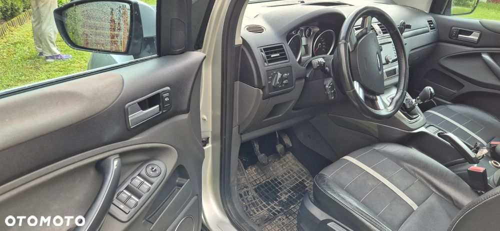Ford Kuga 2.0 TDCi 4x4 Trend - 4