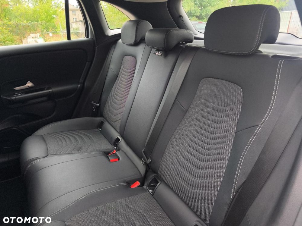 Mercedes-Benz GLA - 19