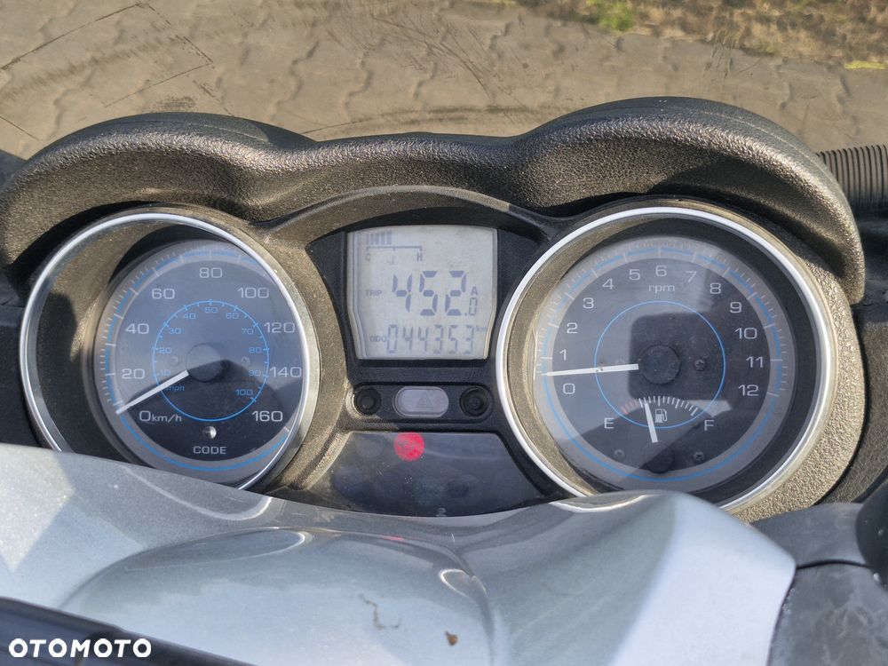 Piaggio X8 - 10