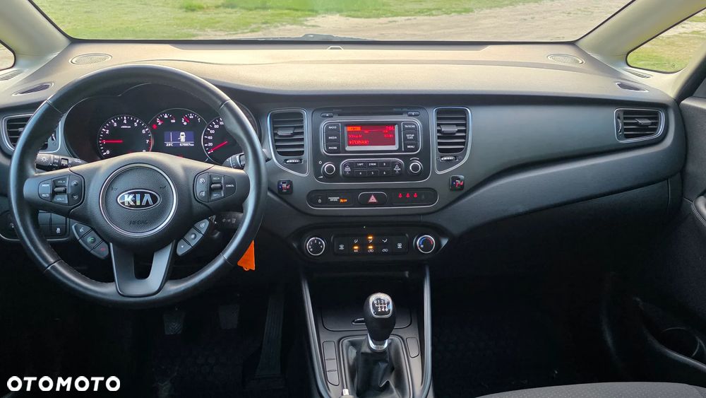 Kia Carens - 6