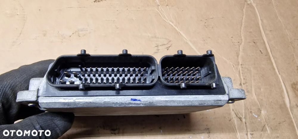 Komputer sterownik silnika VW New Beetle 2.0 06A906018AB - 3