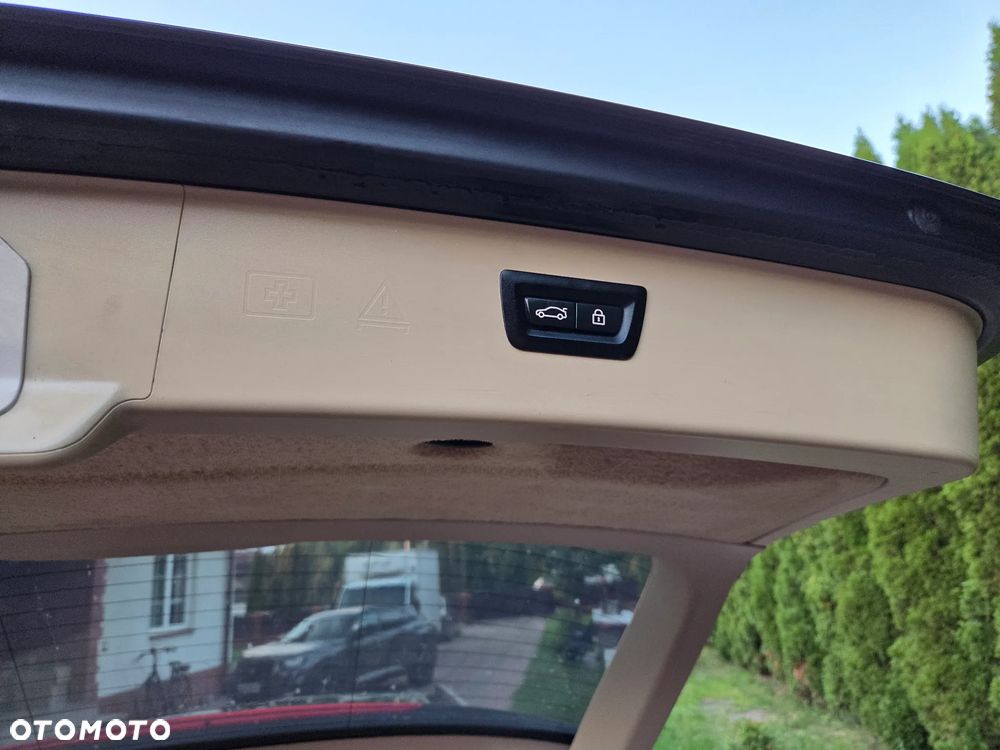 BMW Seria 5 535i Luxury Line - 25