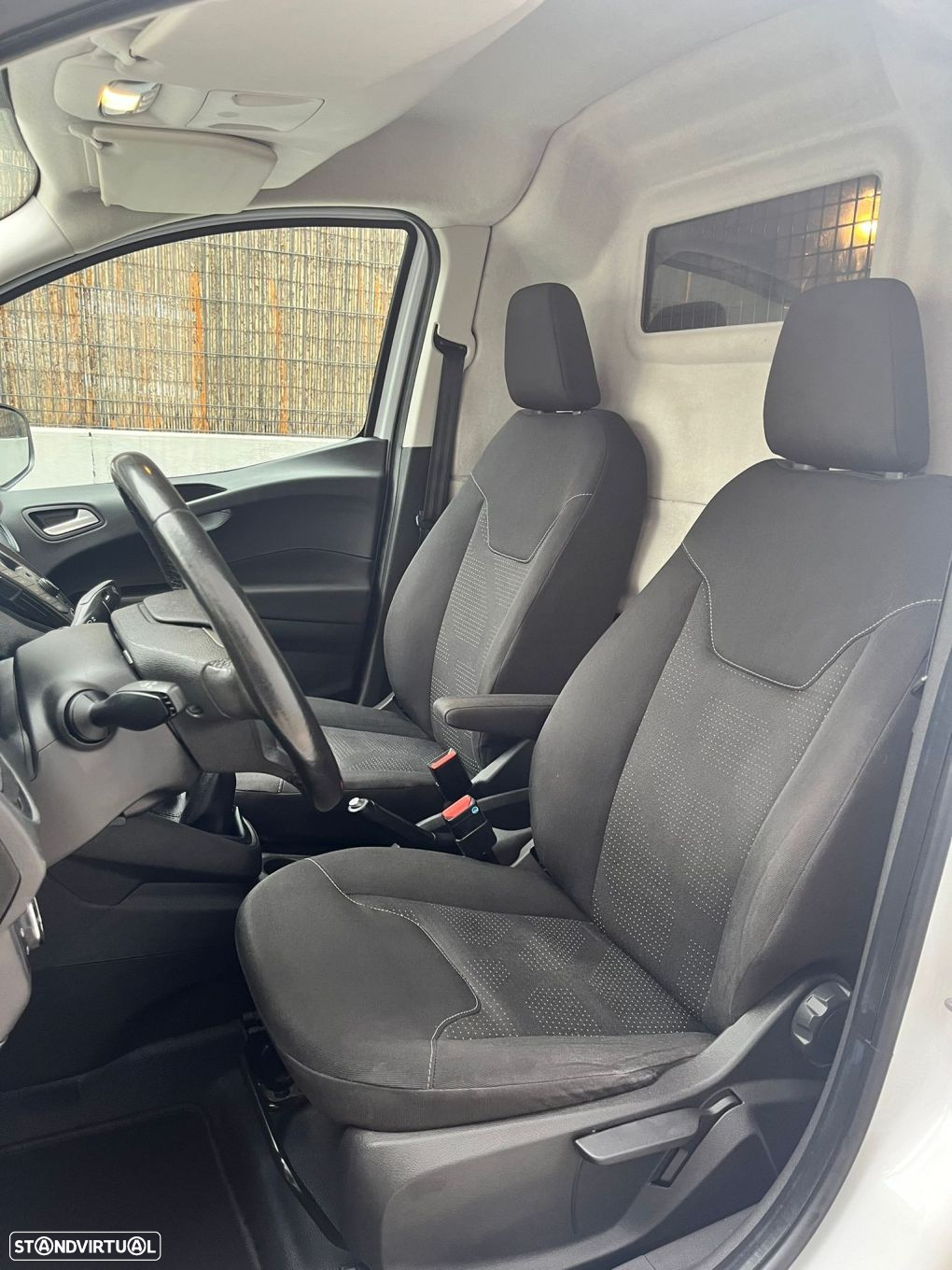 Ford Transit Courier 1.5 TDCi Trend - 50