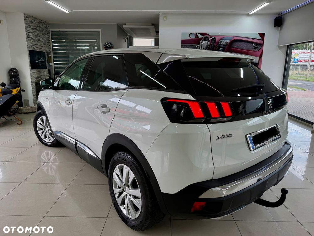 Peugeot 3008 1.6 BlueHDi Allure S&S EAT6 - 33
