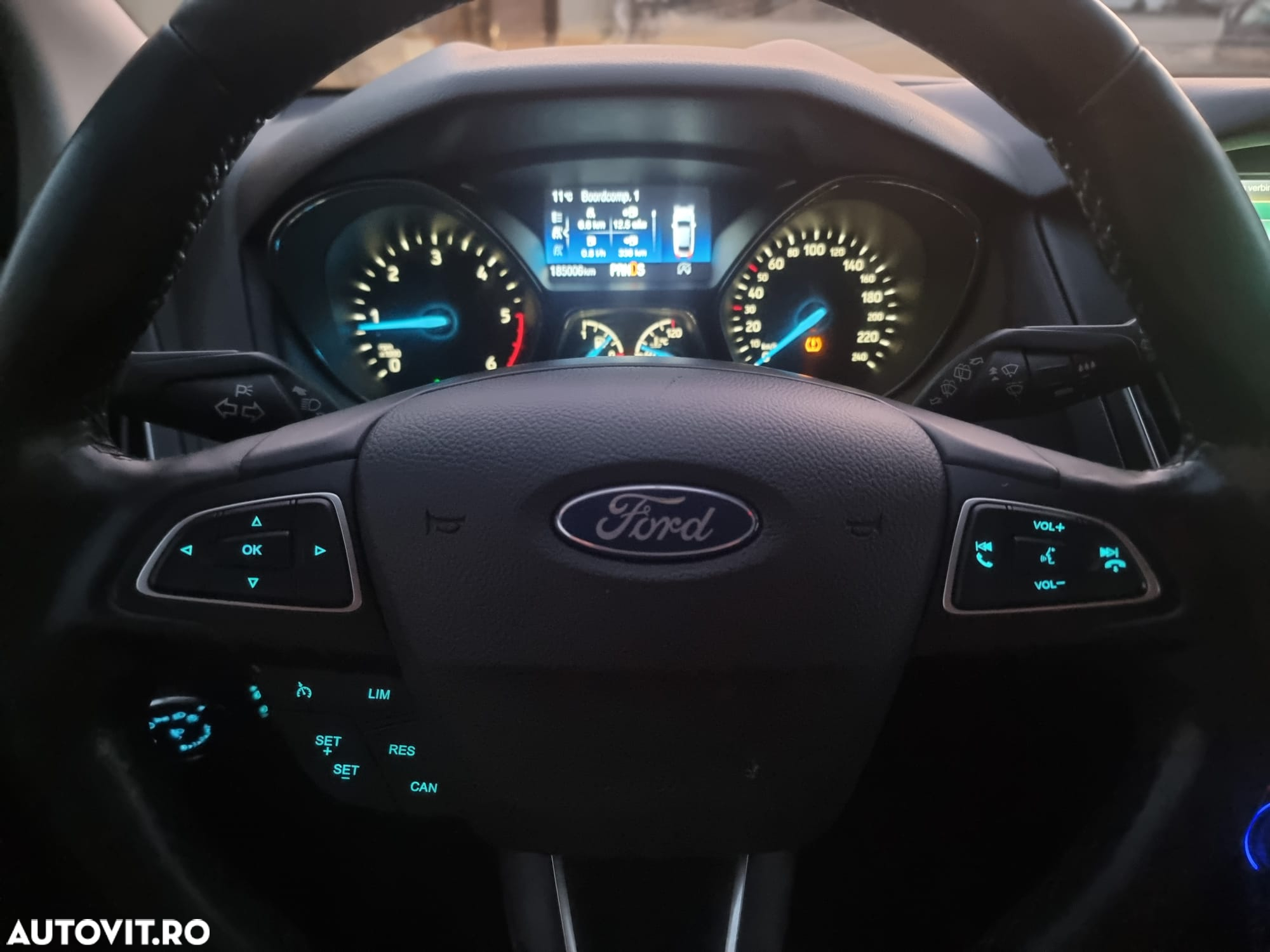 Ford Focus 1.5 EcoBlue Start-Stopp-System Aut. TITANIUM - 4