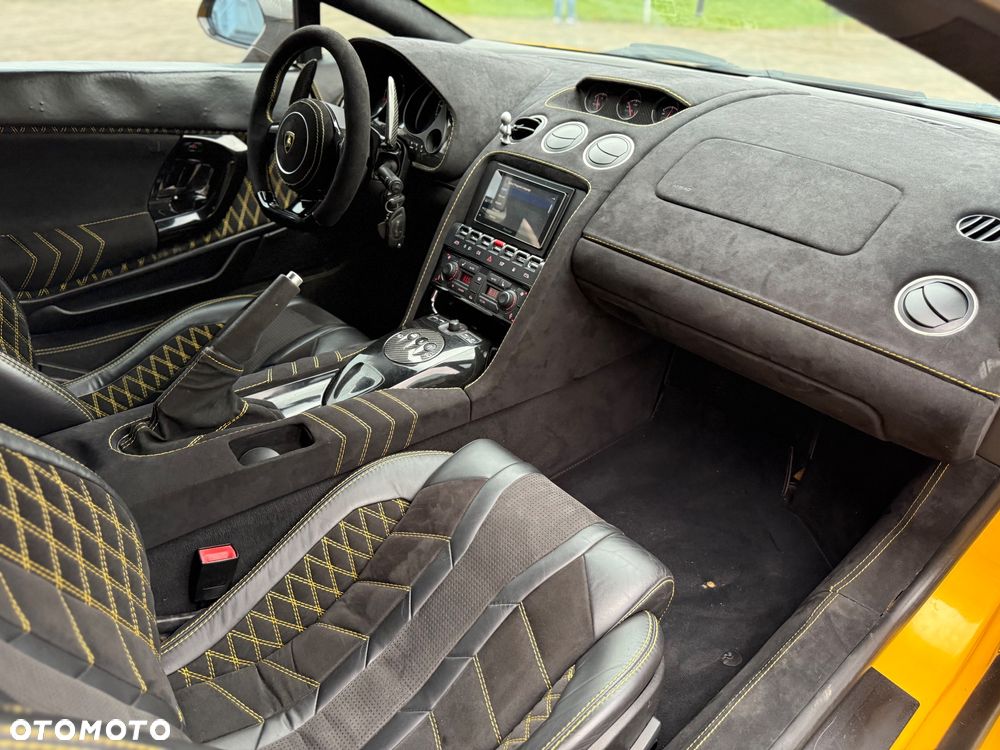 Ferrari Portofino - 15