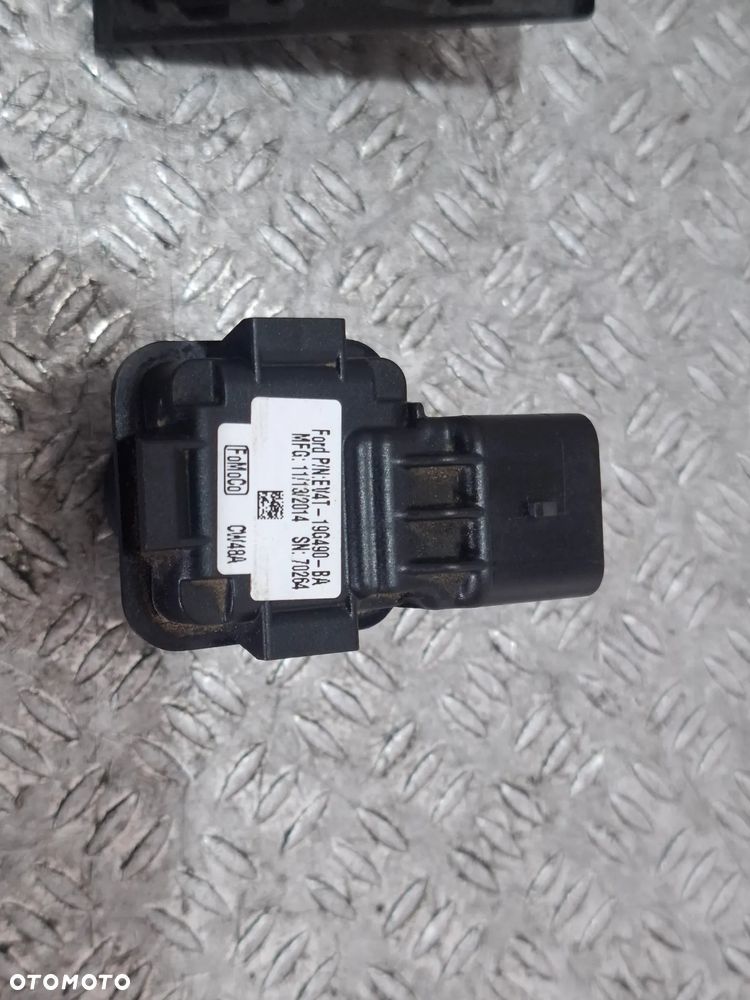 Kamera cofania Ford Kuga II MK2 komplet nr 19G490BA - 2