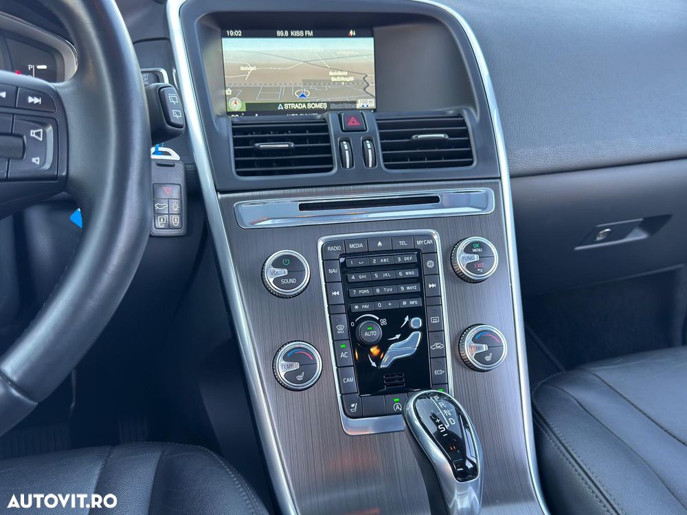 Volvo XC 60 D4 Geartronic Summum - 8