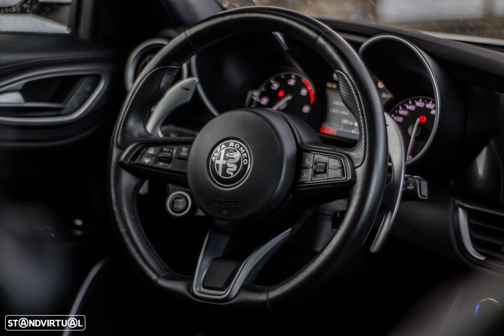 Alfa Romeo Giulia 2.2 D Ti AT8 - 13