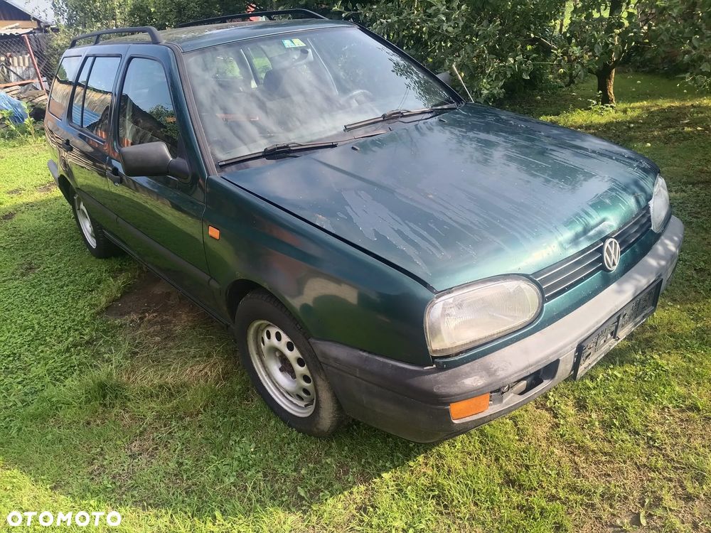Volkswagen Golf - 1
