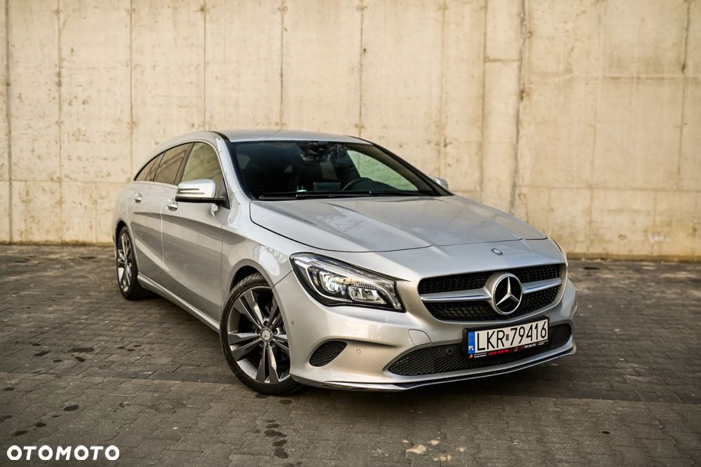 Mercedes-Benz CLA 180 7G-DCT Peak Edition