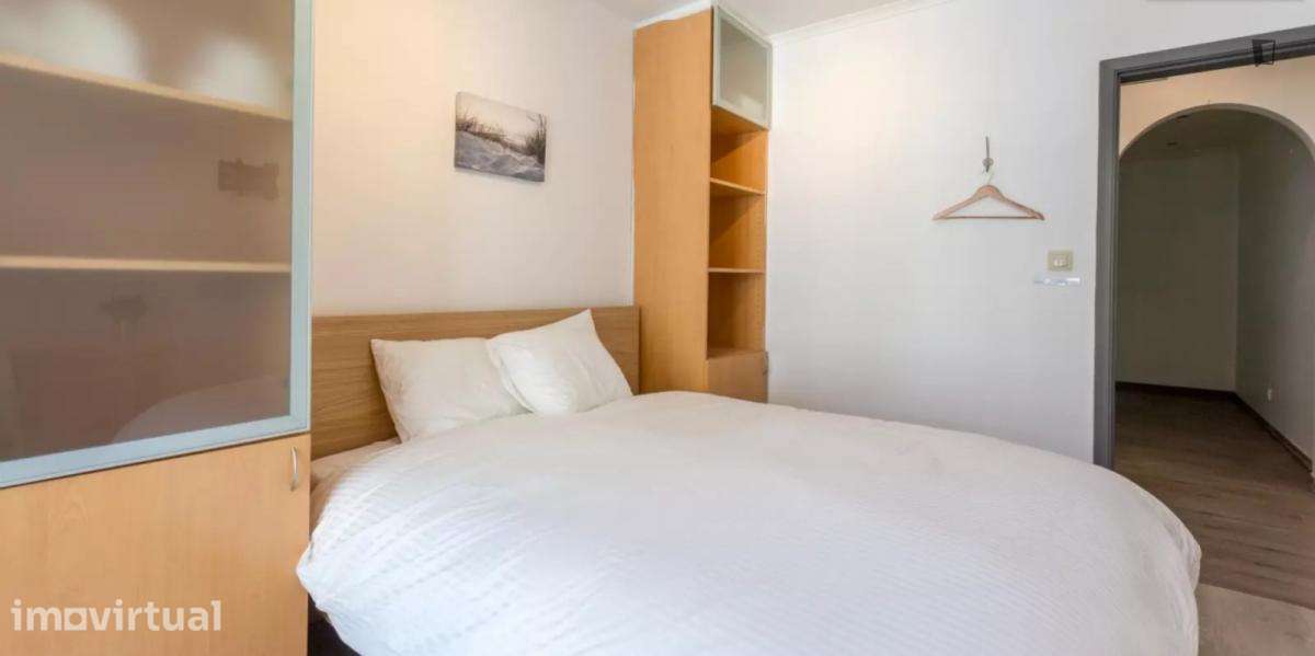 Quarto - localizado em Intendente Lisbon - Grande imagem: 3/10