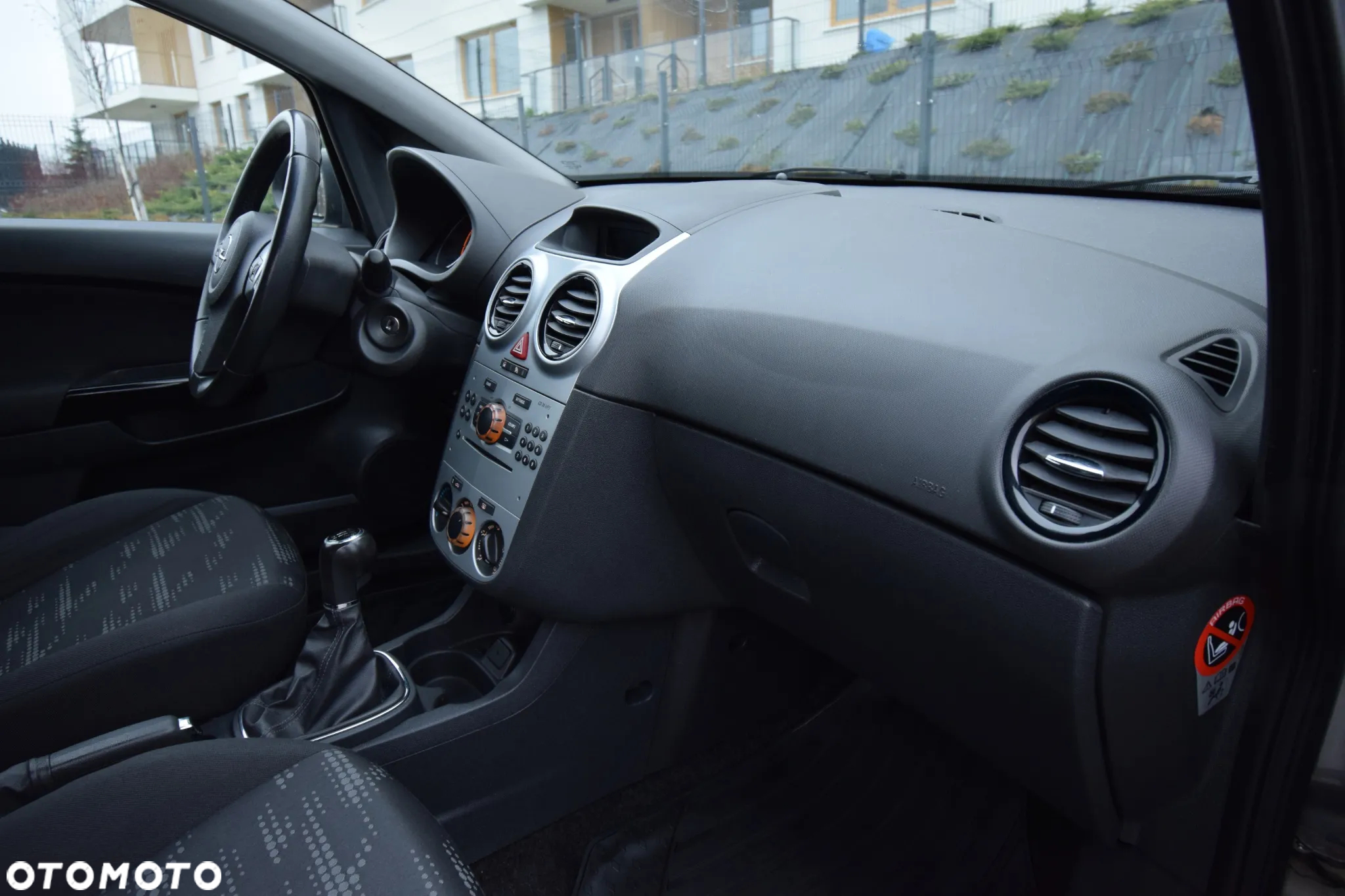 Opel Corsa 1.4 16V Satellite - 25