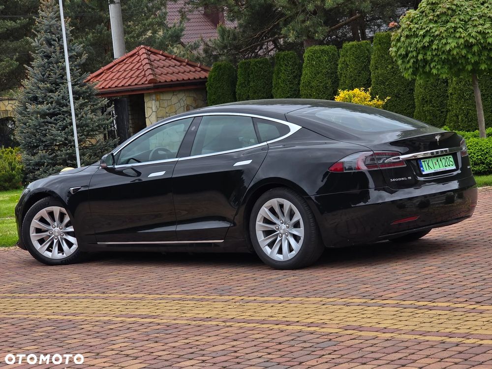 Tesla Model S - 12