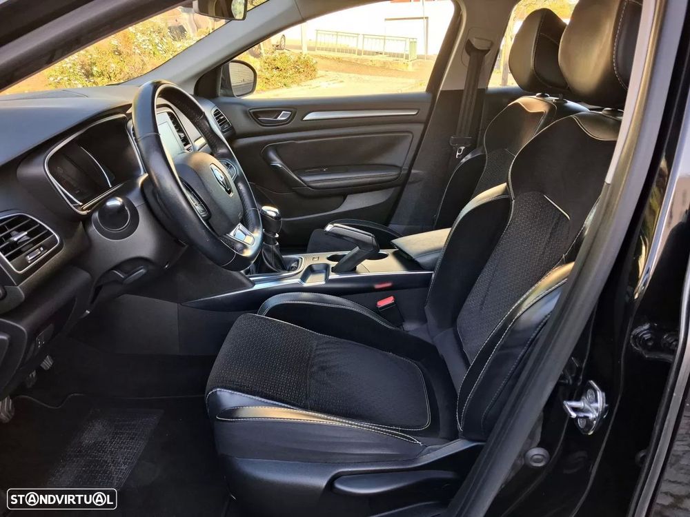 Renault Mégane Sport Tourer 1.5 dCi Dynamique S SS — fotografia 9