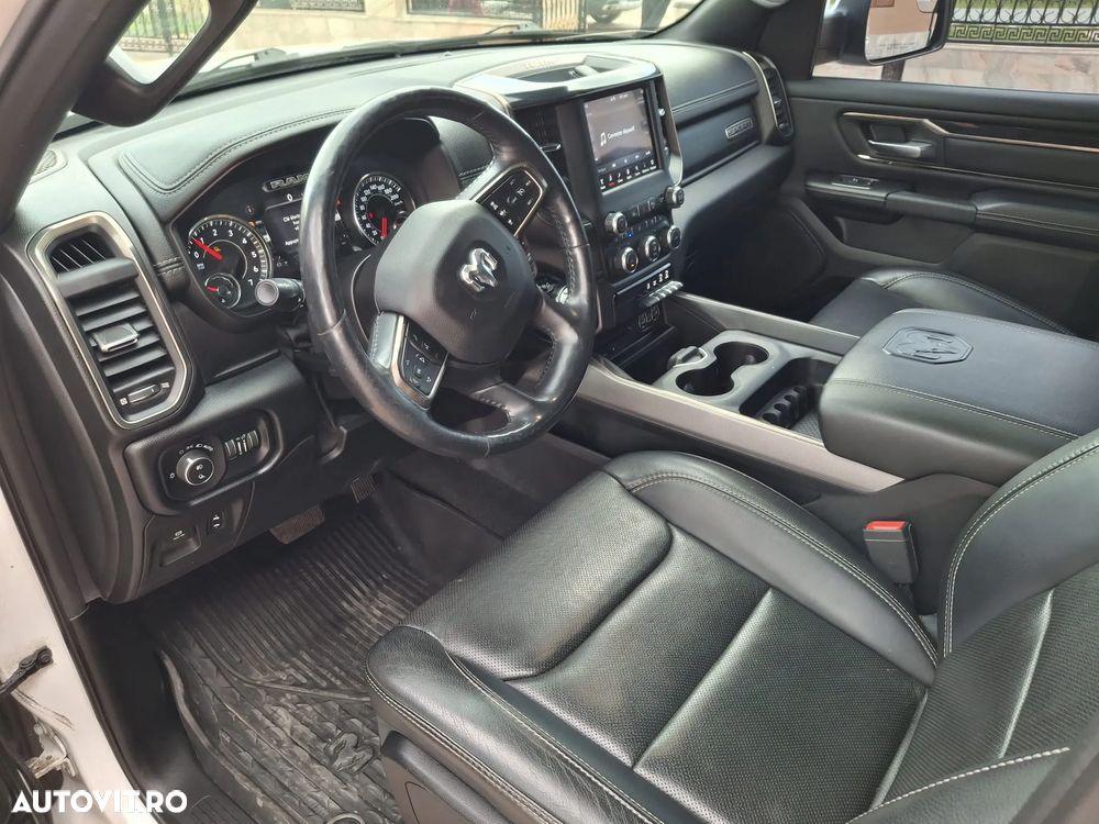 Dodge RAM - 8