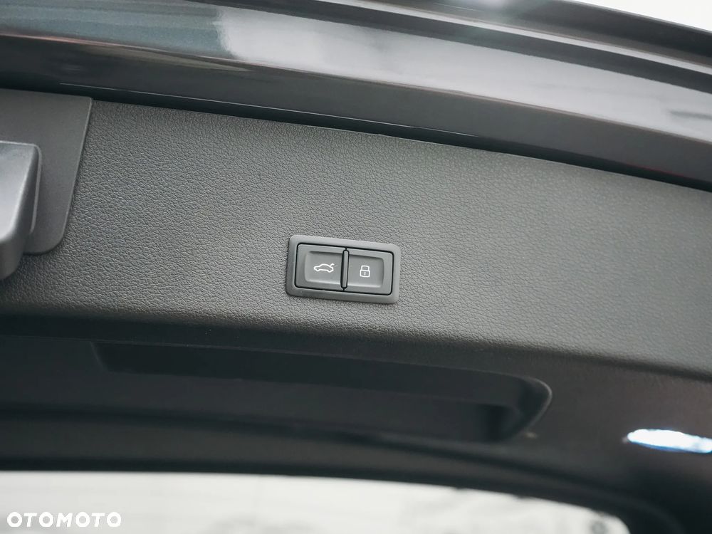 Audi e-tron - 32
