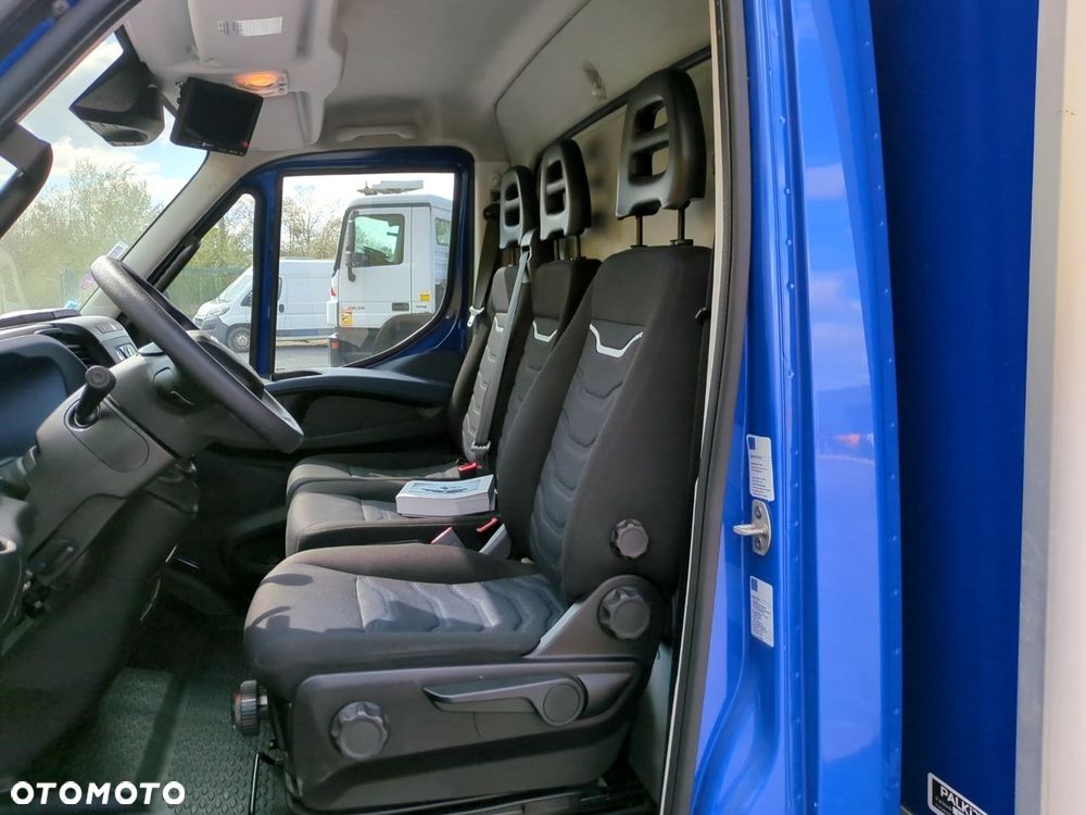 Iveco DAILY CAISSE 7T2 - 9