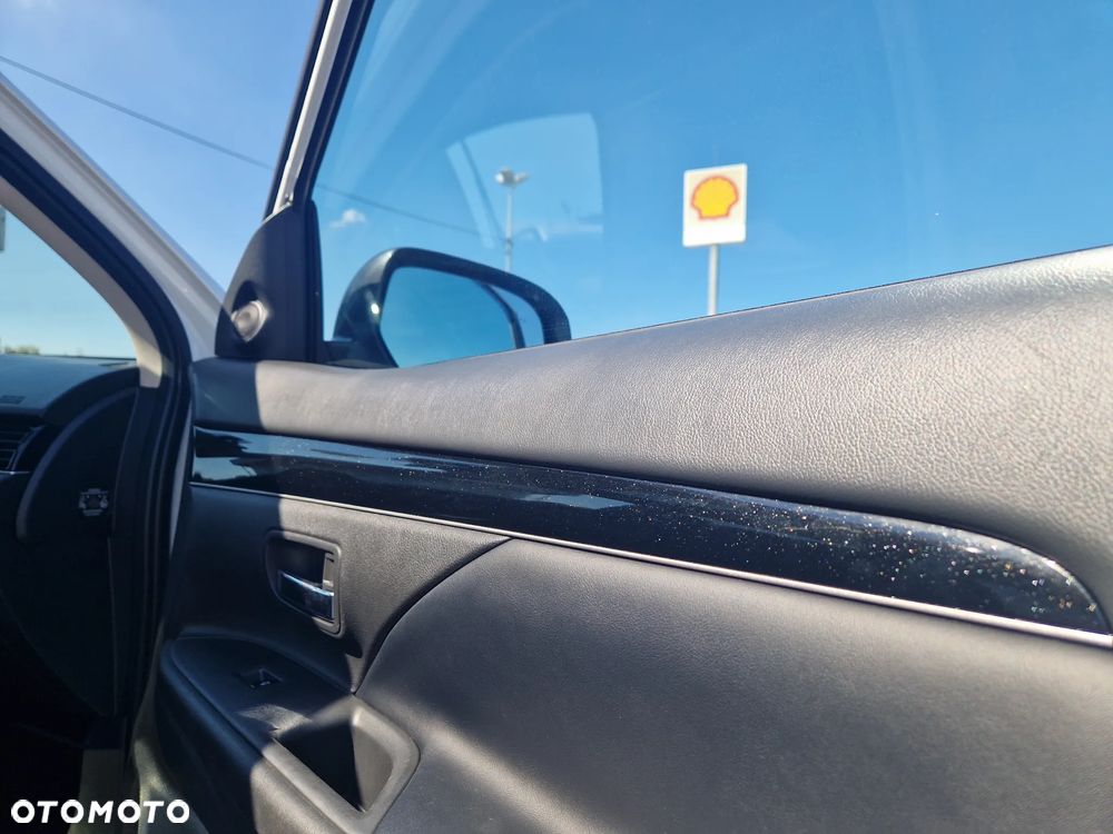Mitsubishi Outlander 2.0 2WD CVT Diamant - 40
