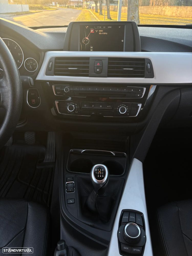 BMW 318 d Line Luxury - 15