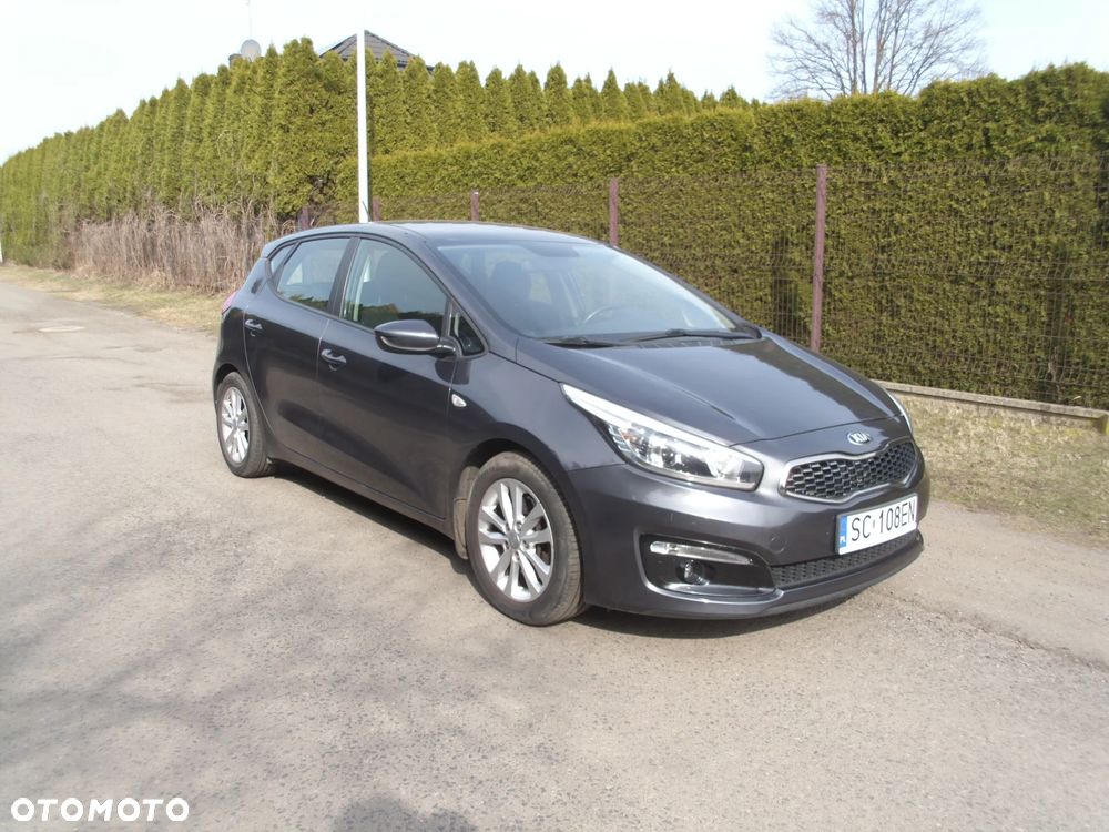 Kia Ceed - 11